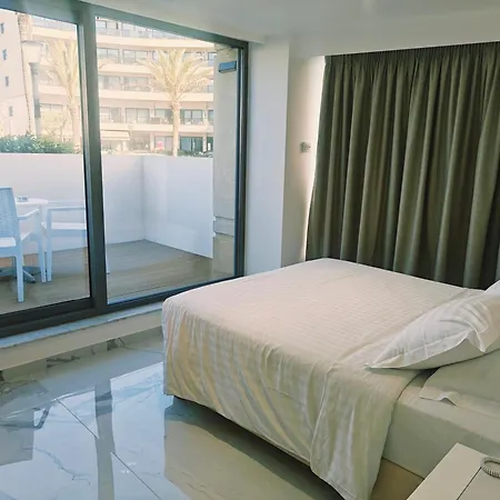 Ibiscus Hotel 4*