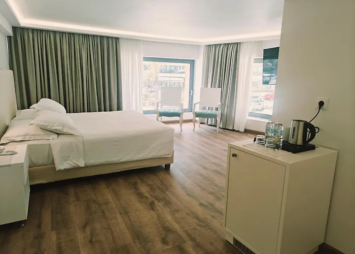 إيبيسكوس Rhodes City